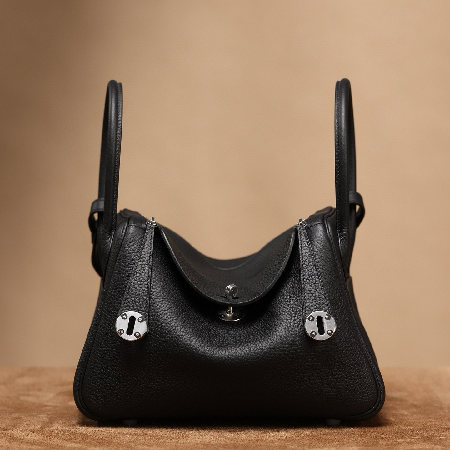 Hermès Lindy 26｜黑色TC皮｜銀扣