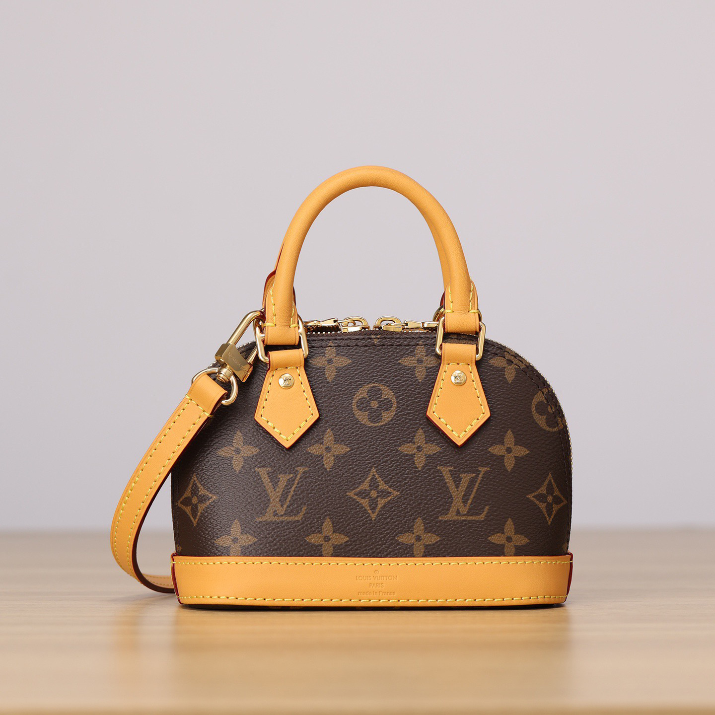 Louis Vuitton 女款 Nano Alma 系列 經典老花工藝解析