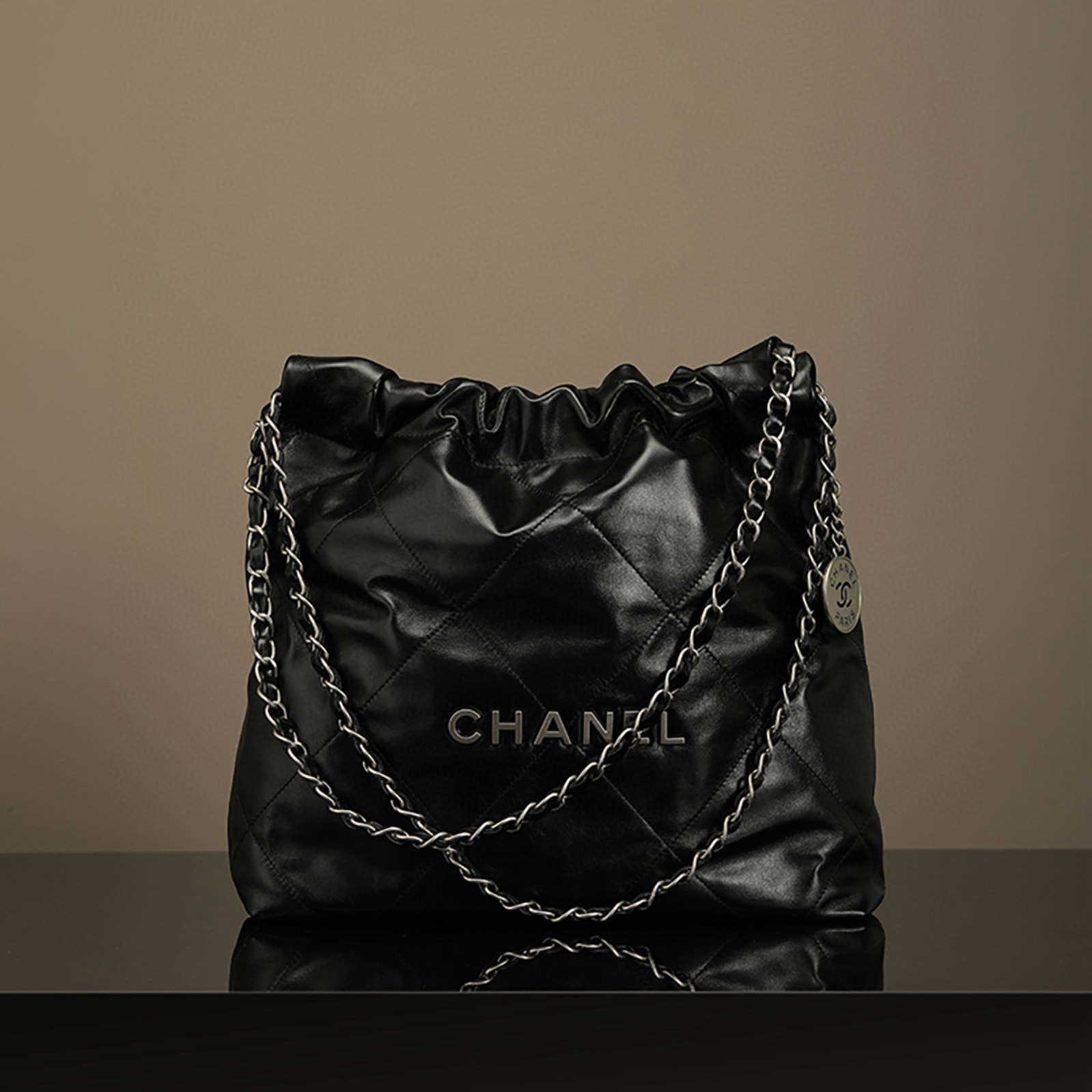Chanel 22 Bag購物袋 黑銀小號
