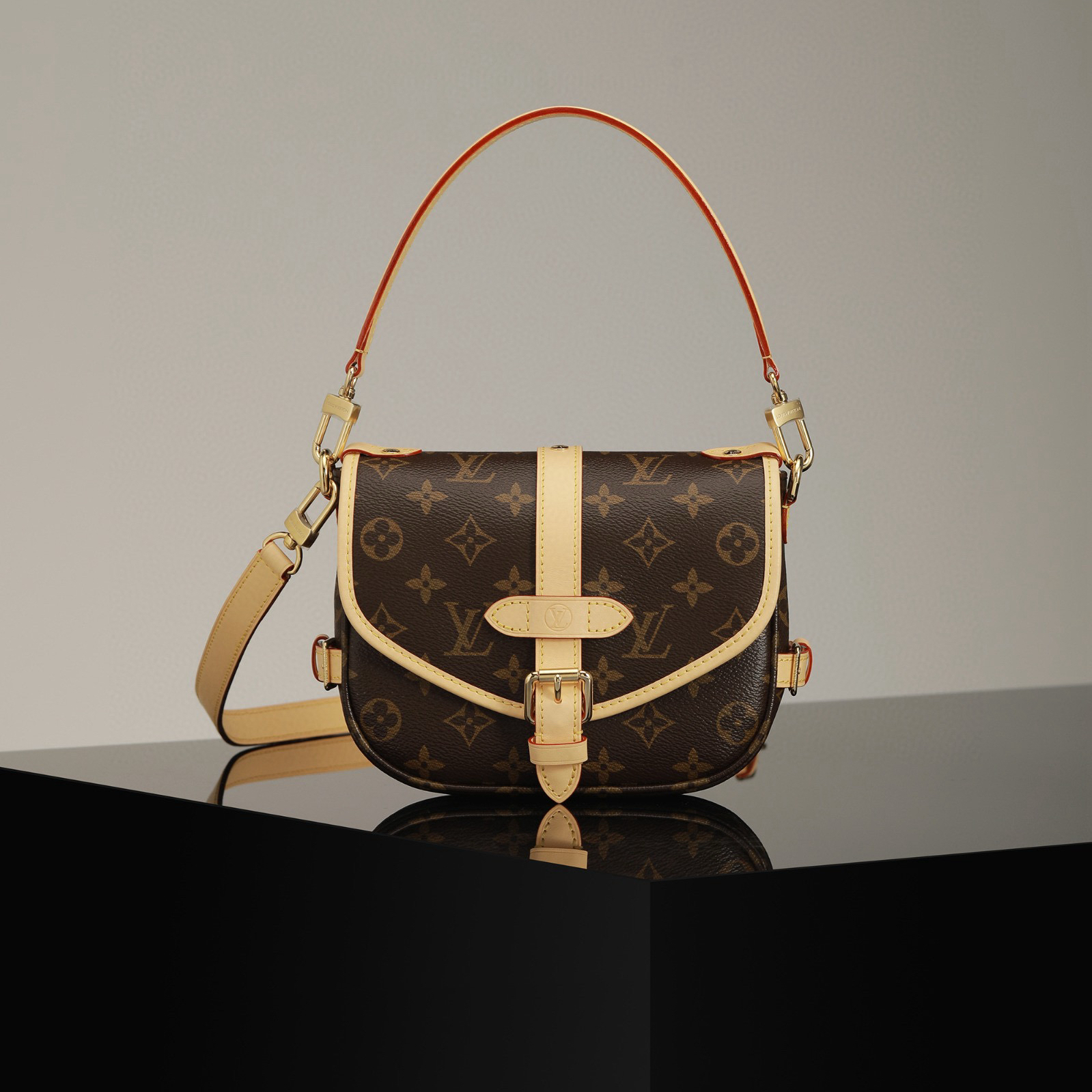 Louis Vuitton Saumur BB 系列手提包：經典設計與實用功能的工藝對話