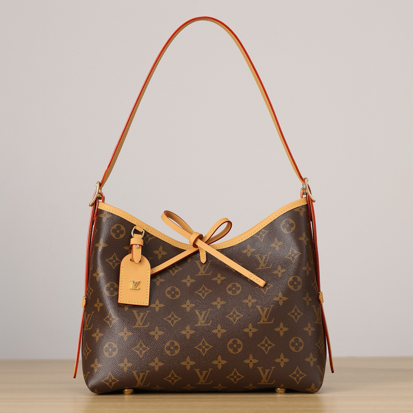 Louis Vuitton Carryall 小號手提包：經典設計與實用功能的工藝對話