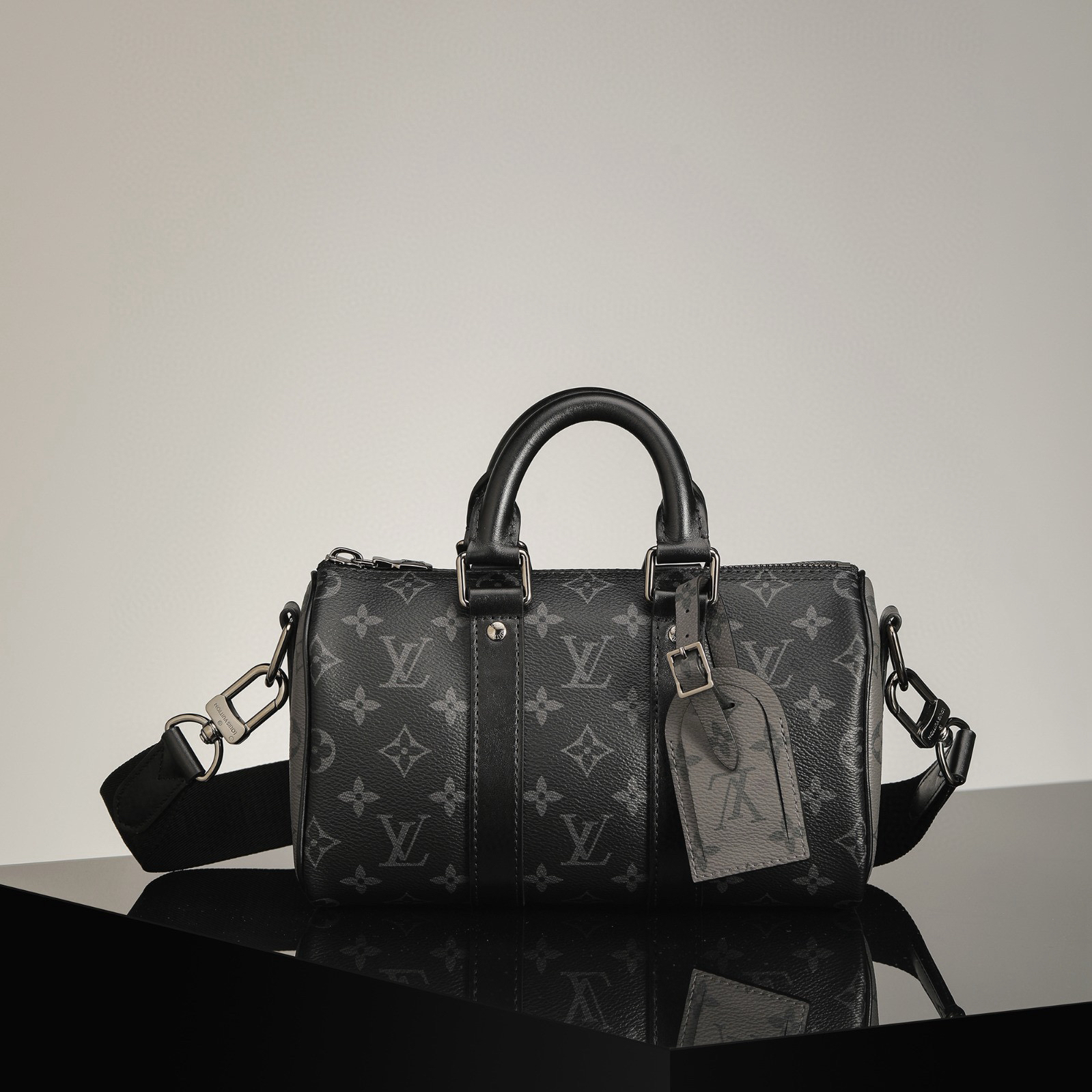 Louis Vuitton Keepall City 25 波士頓包：現代設計與實用功能的工藝對話