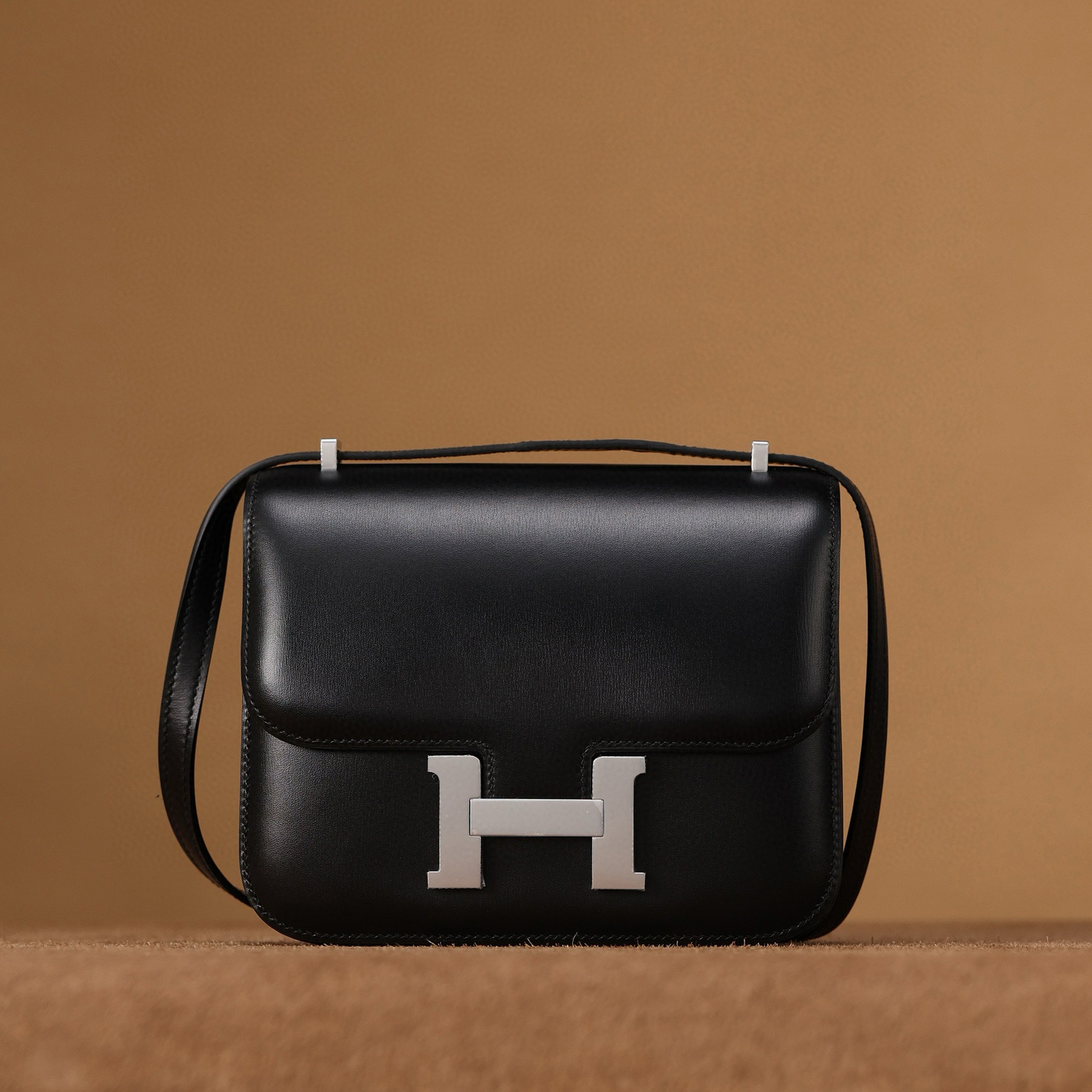 Hermès Constance｜19 黑色 Box Calf｜銀扣