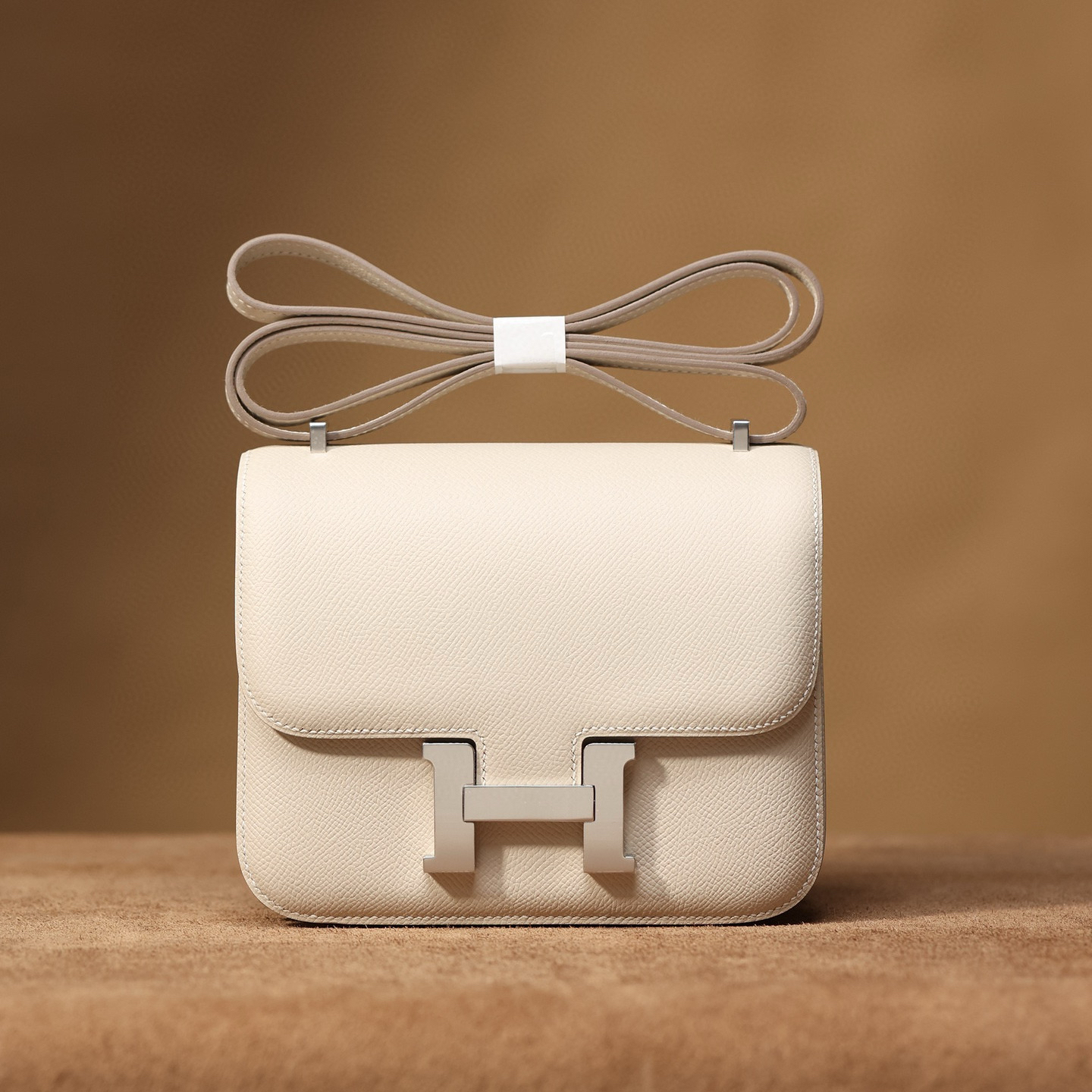 Hermès Constance 19 ｜奶昔白Epsom｜銀扣