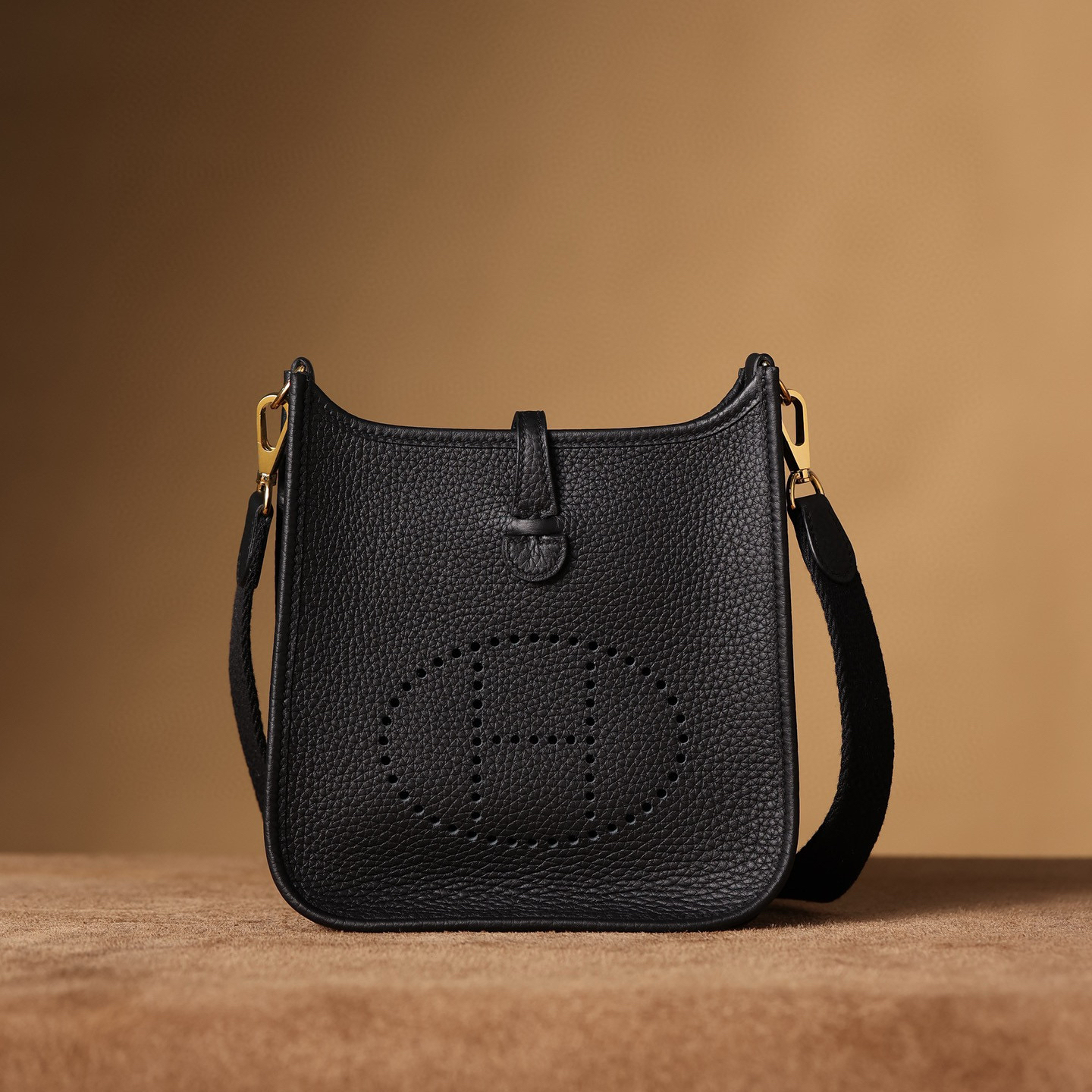 Hermès Evelyne 16 ｜ 黑色TC｜金扣