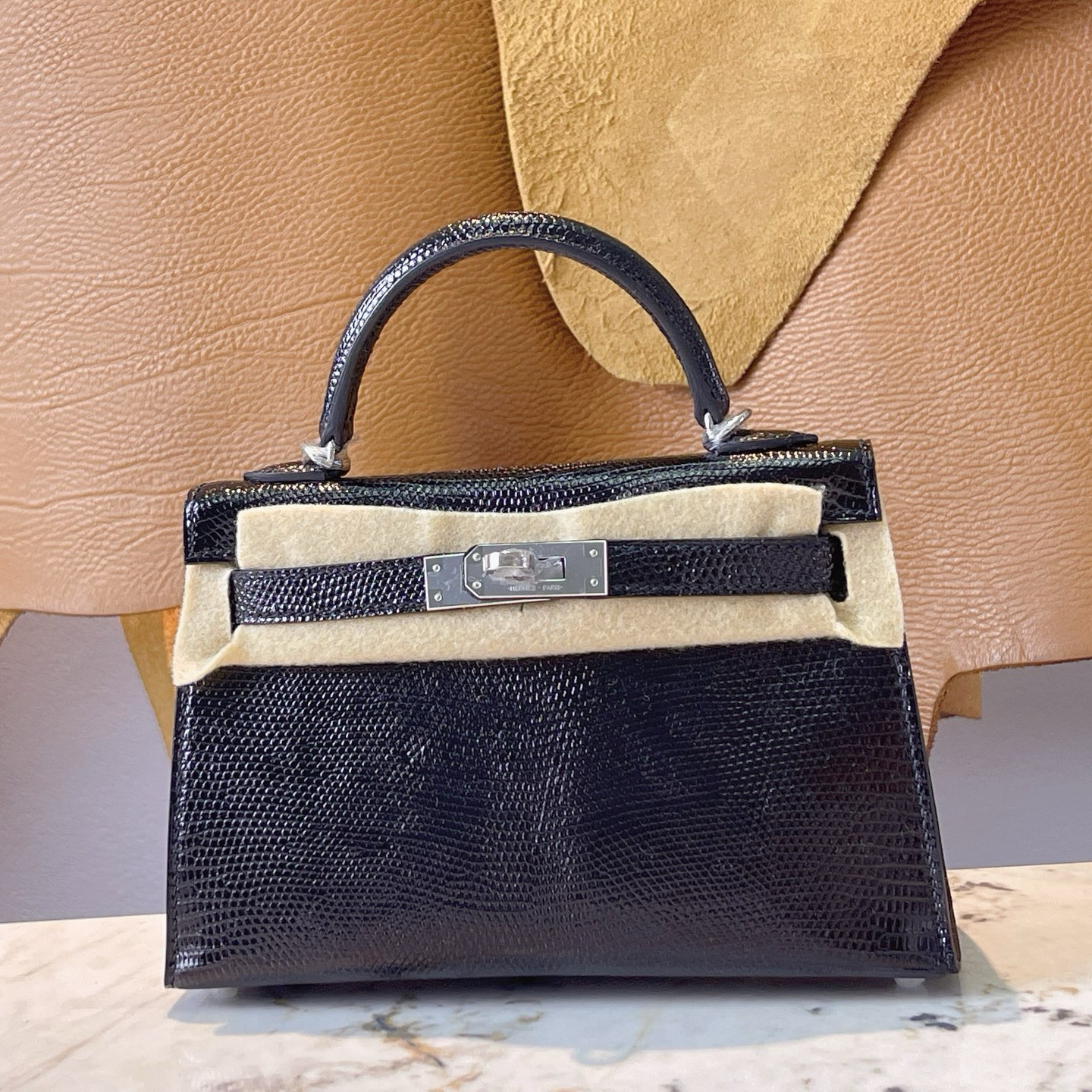 Hermès Kelly 25 ｜黑色蜥蜴皮｜銀扣