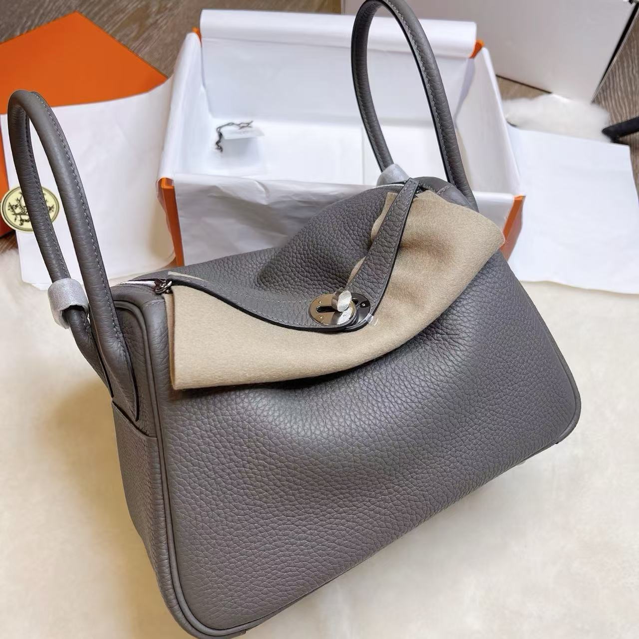 Hermès Lindy 19 ｜積雲灰TC皮｜銀扣