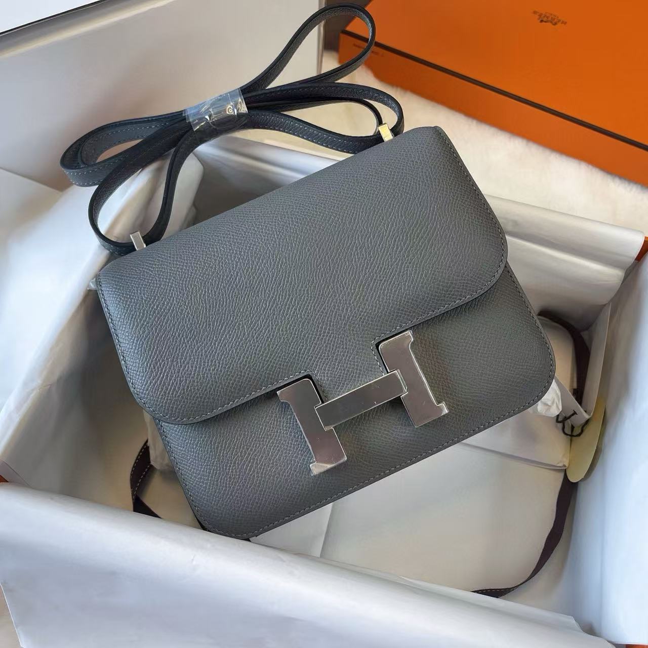 Hermès Constance 19 ｜錫器灰Epsom皮 ｜銀扣