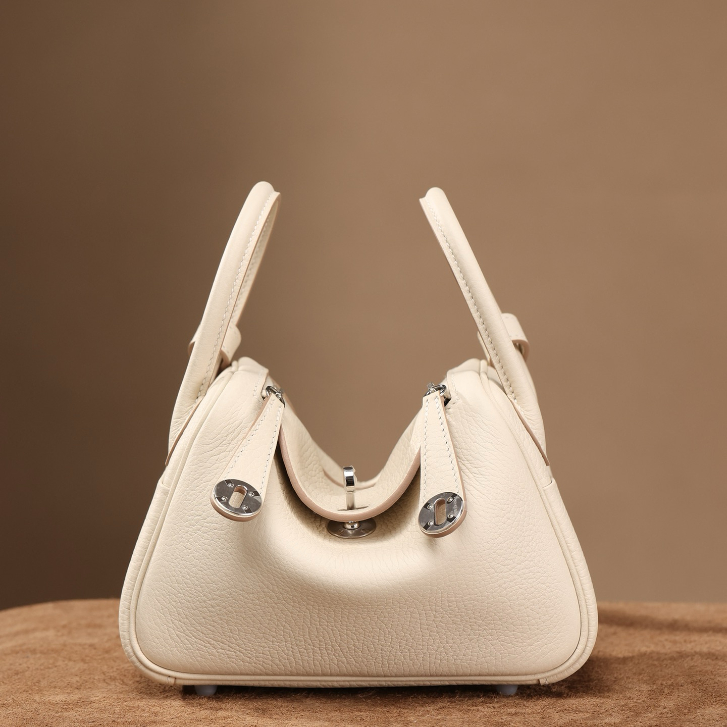 Hermes Lindy 19｜奶油白TC皮｜銀扣