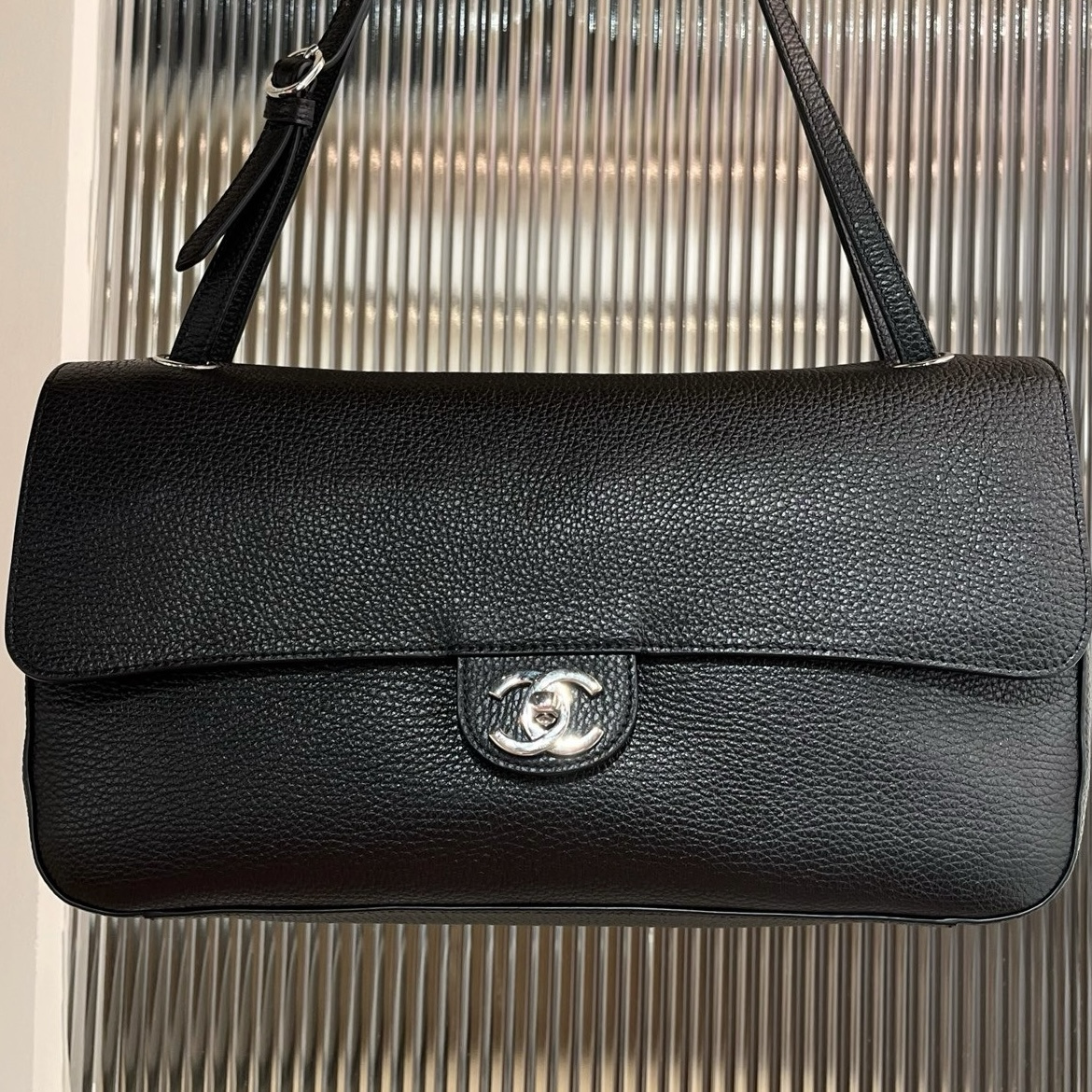Chanel 26S Shoulder Strap Maxi CF｜Caviar Leather 粒面牛皮小號翻蓋鏈條肩背包